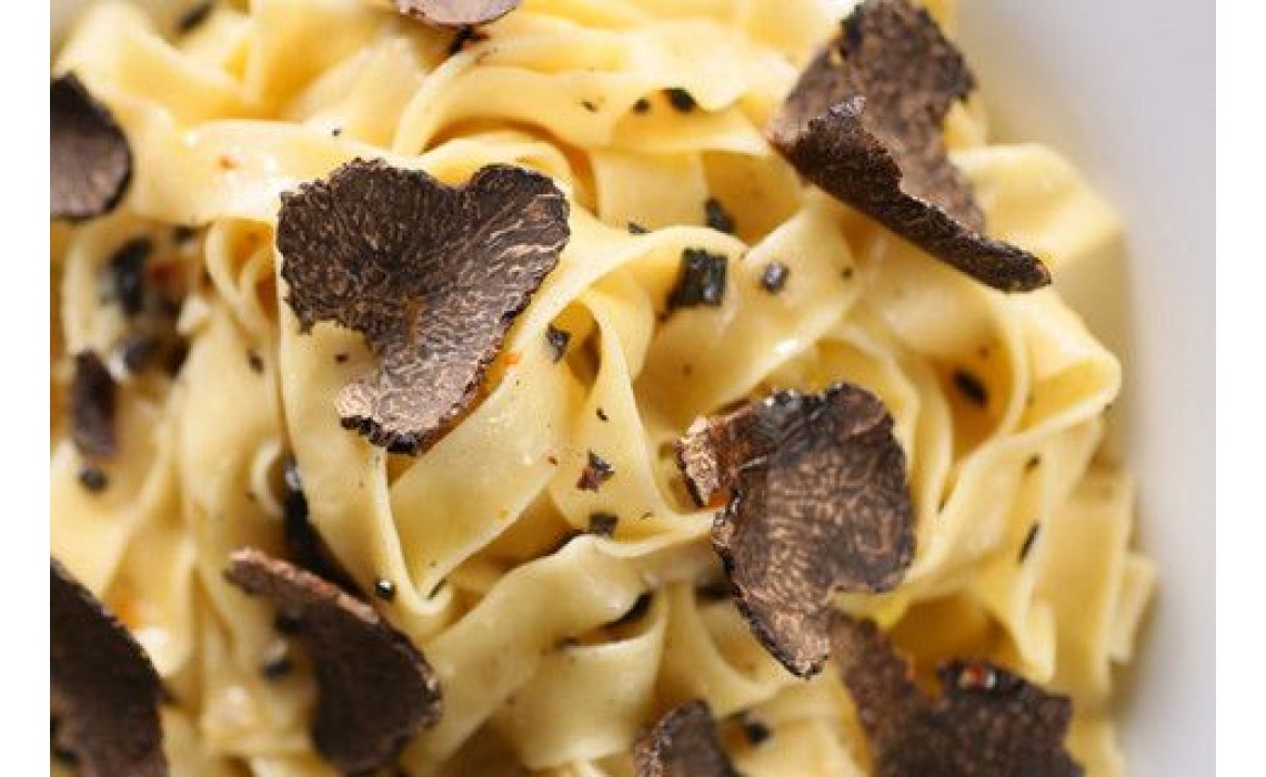 Tagliatelle al tartufo nero